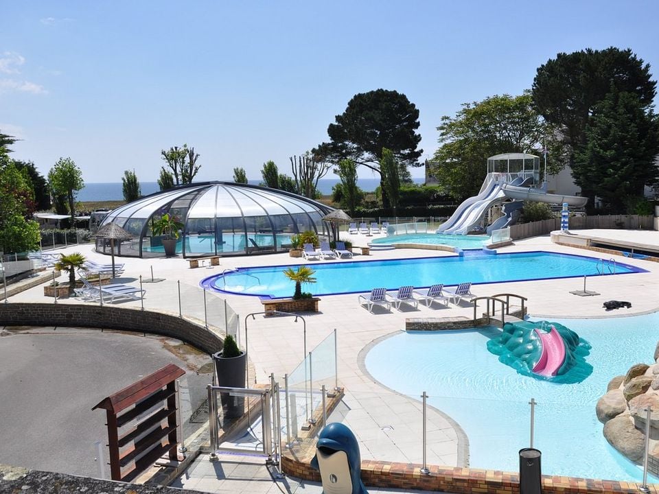 Camping Le Raguènes Plage cover