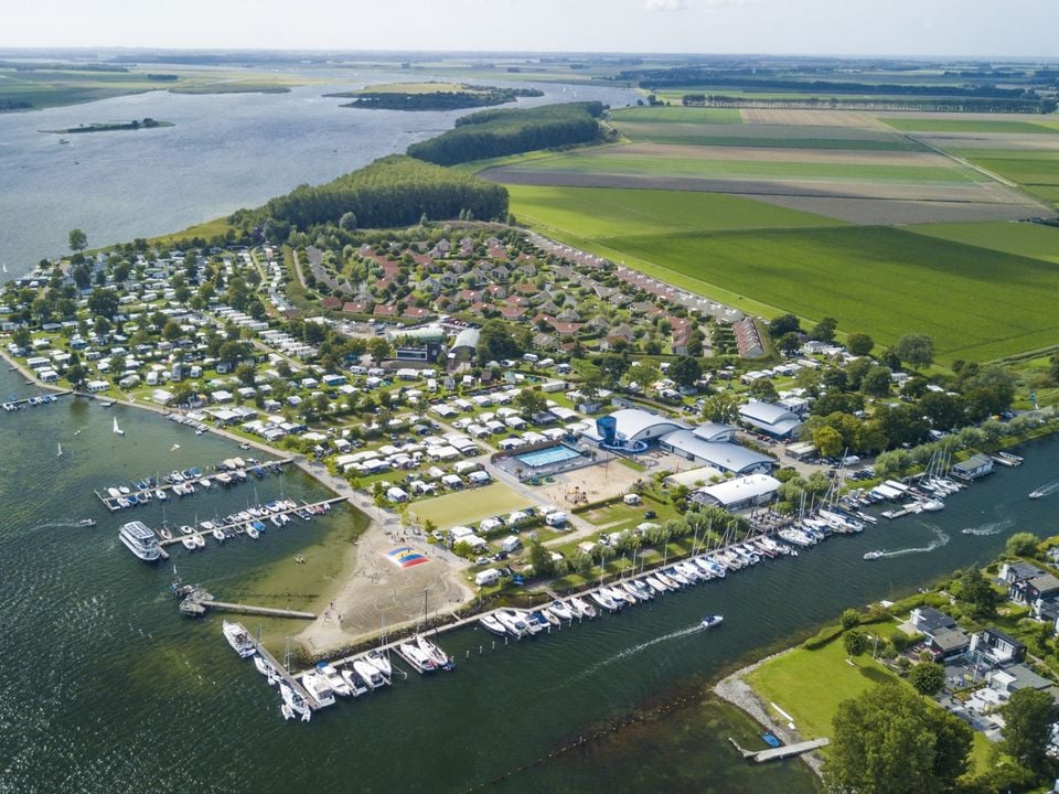 Villapark De Paardekreek cover