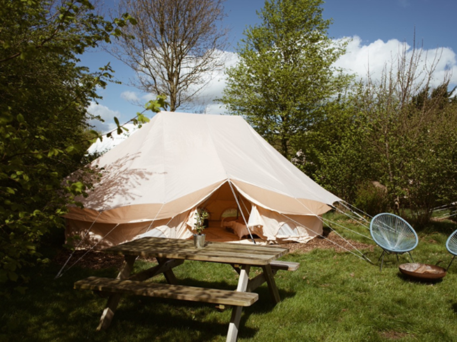 «Bell Tent Emperor»