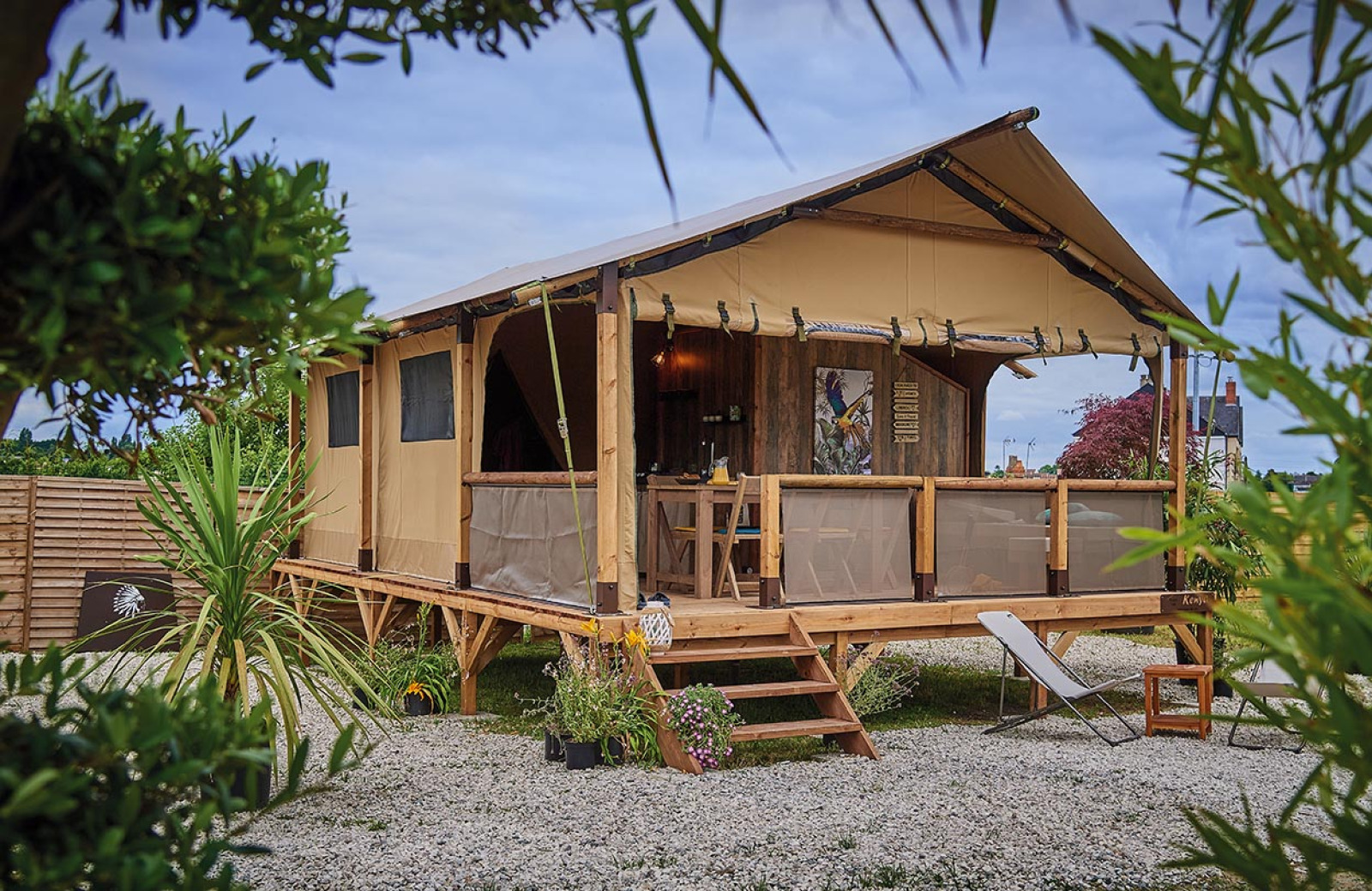 Op palen Lodge «Confort» cover