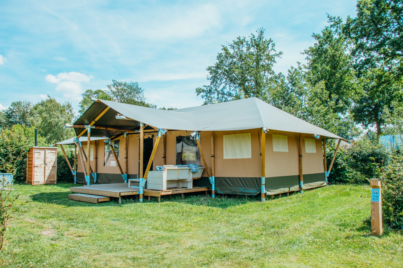 «Safari Villa» cover