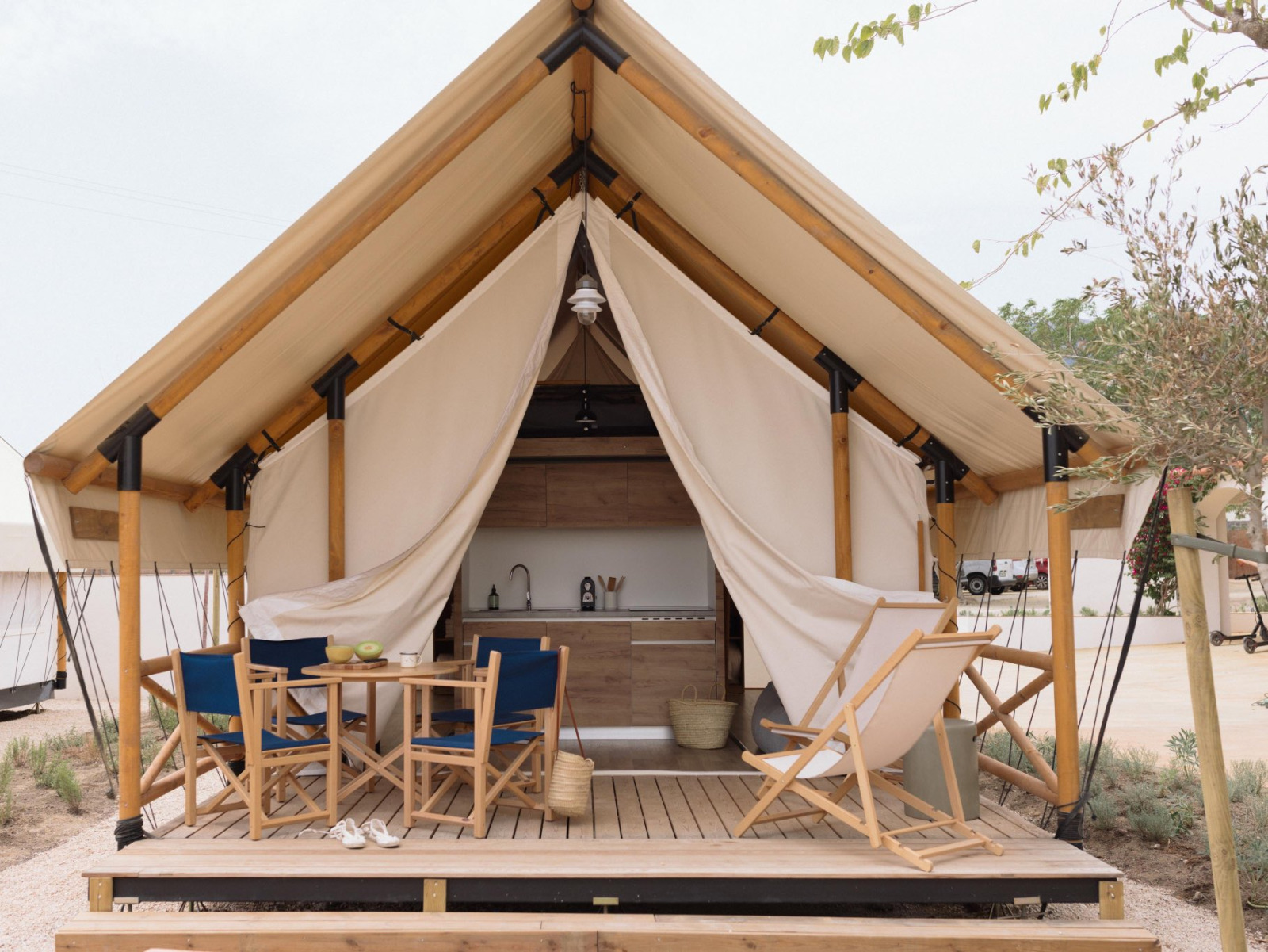 «Glamping Family Plus» cover