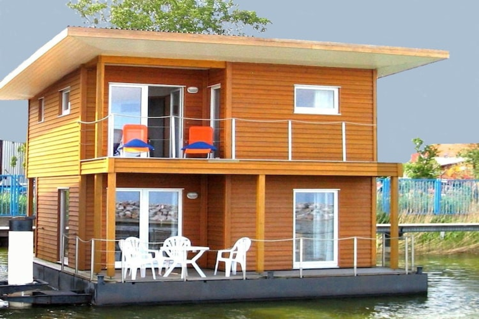 «Floating House 1 - Classic»