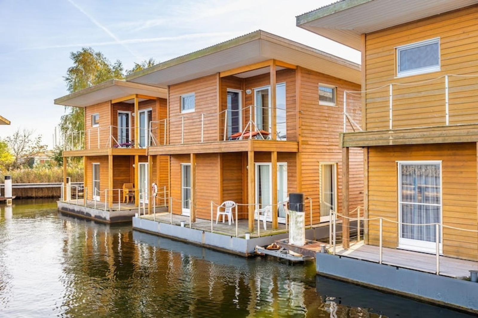 «Floating House 2 - Classic» cover