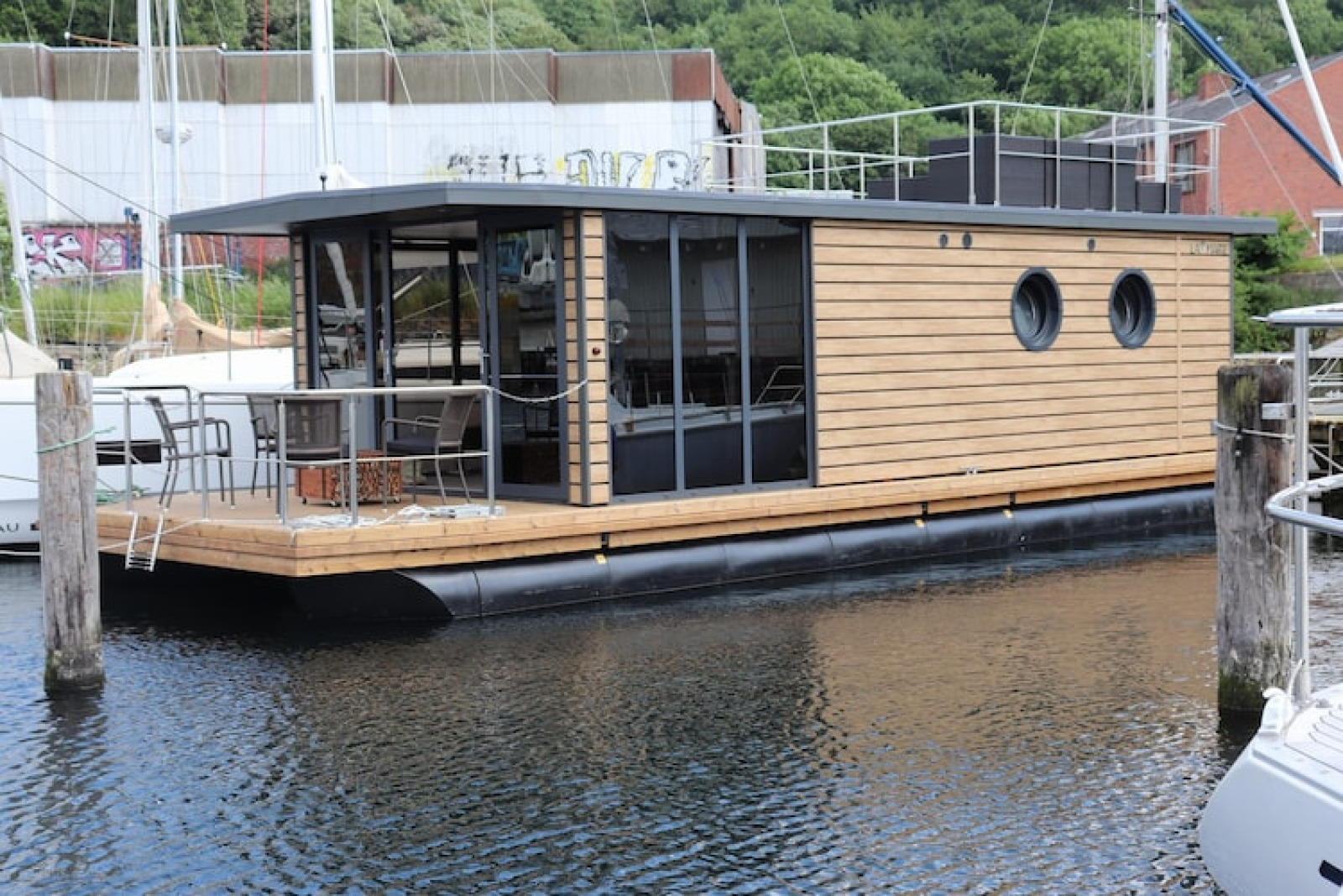 Hausboot «Leni»