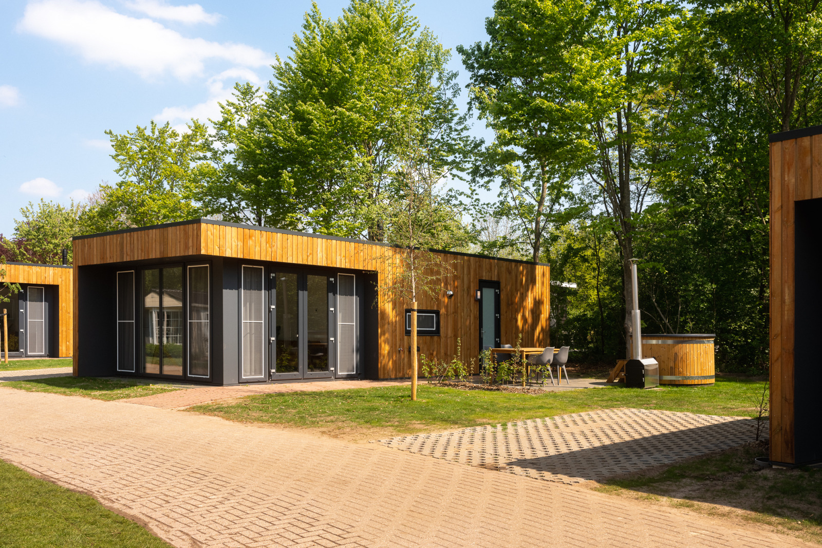«Happy Oak Lodge»