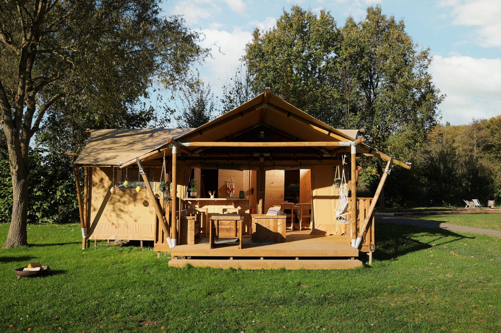 Glamping tent «La Vida Aqua» cover