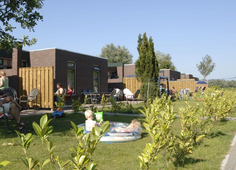12-persoons Bungalow Comfort op park aan de Ijssel cover