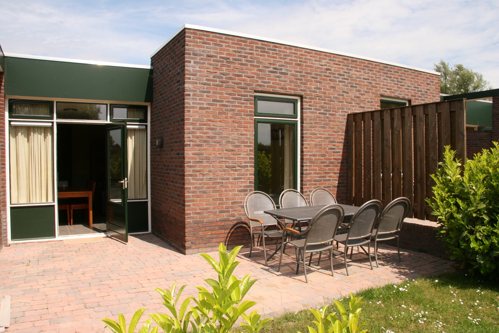 6-persoons Bungalow Comfort op park aan de Ijssel cover