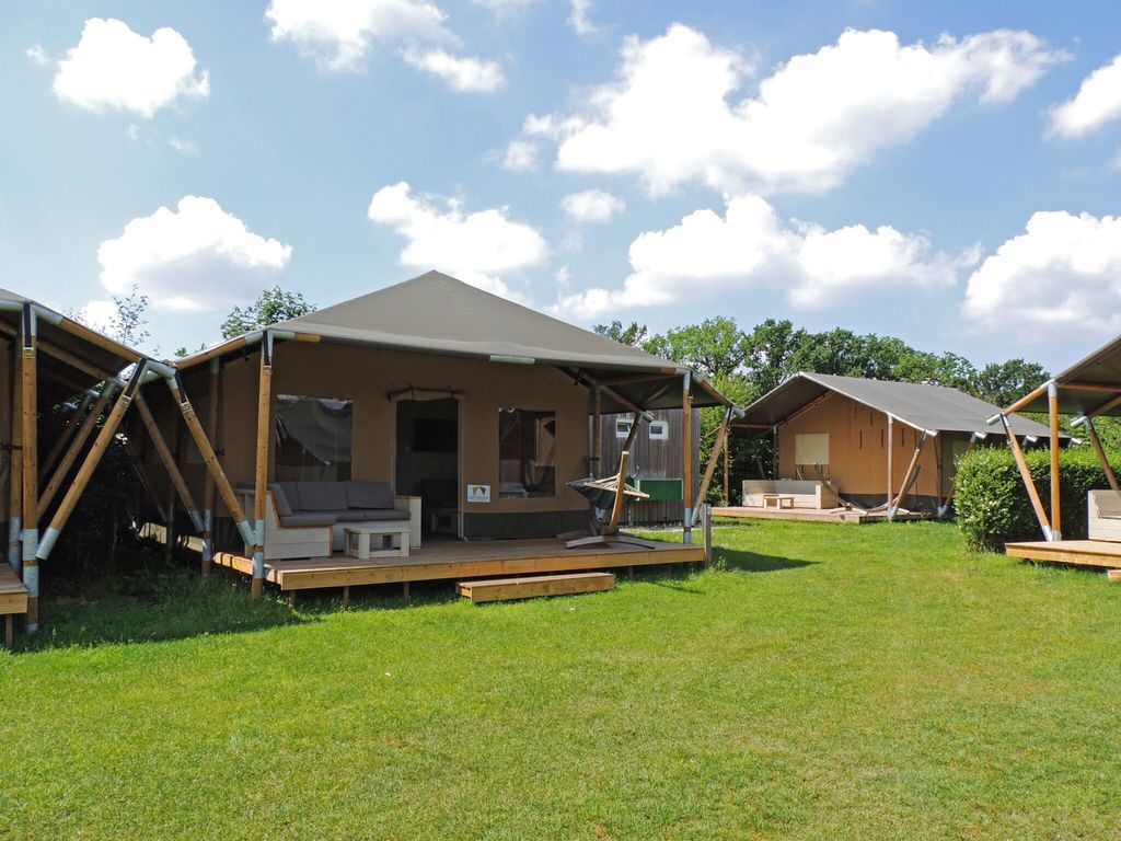 Safaritent voor 6-personen op park in Voorthuizen Veluwe cover